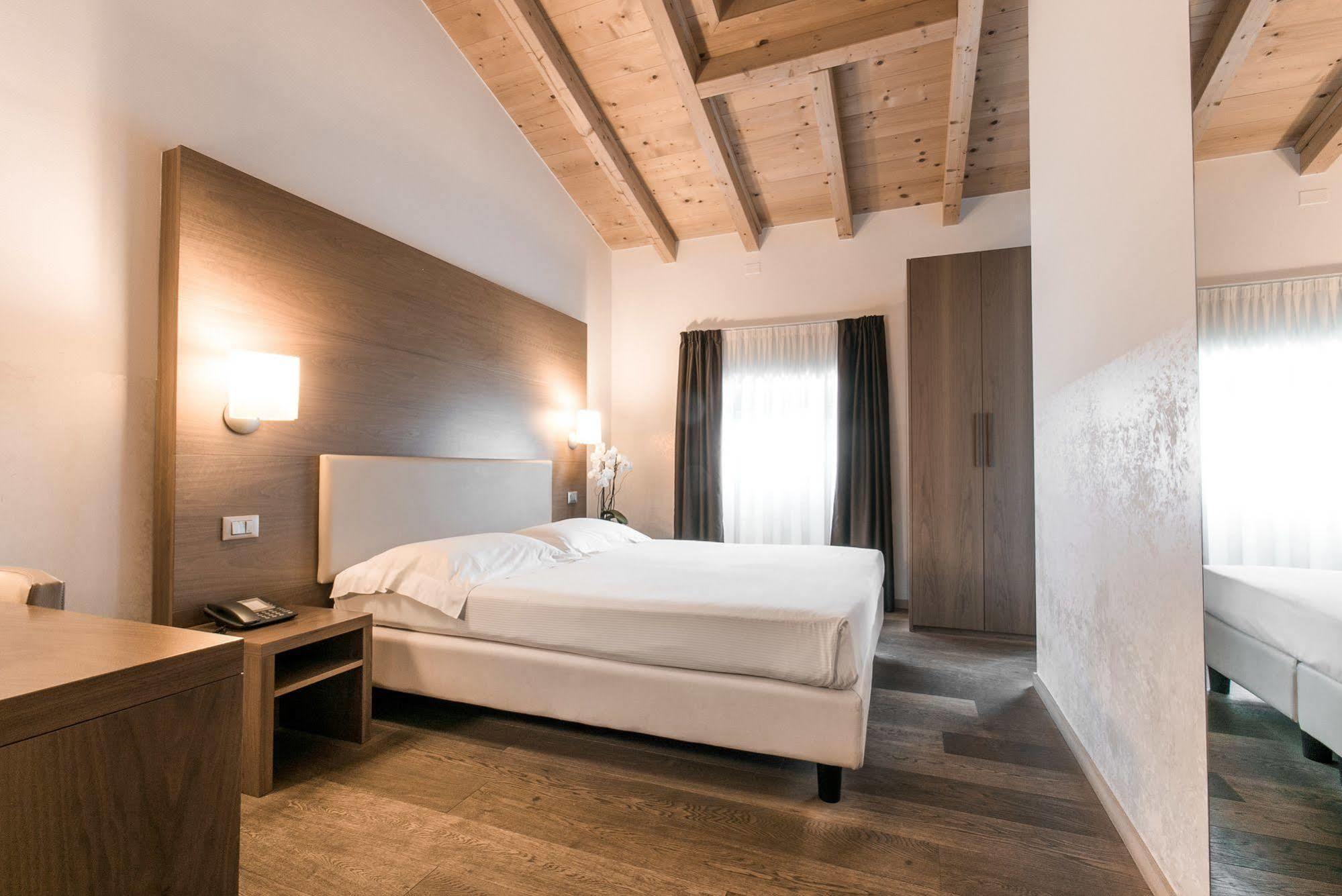 Hotel Opera Dossobuono Dış mekan fotoğraf